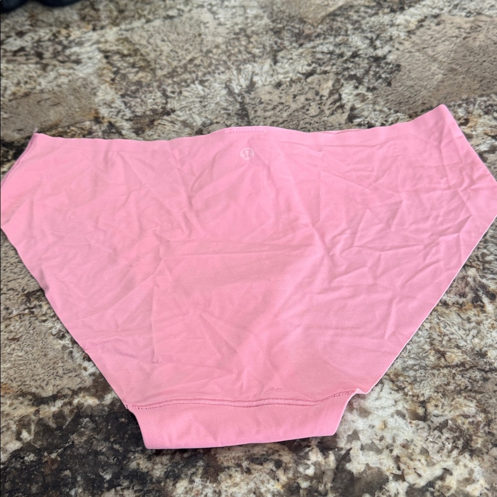 Seamless Pink Bikini Briefs - Picture 2 of 2